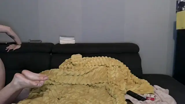 Snapshot of asherastardust chatting on November 23, 1:05 am asherastardust online show from November 23, 1:05 am