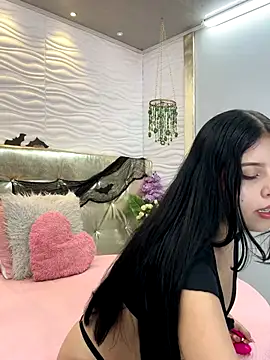 Snapshot of jhade_fox chatting on October 25, 3:36 am jhade fox online show from October 25, 3:36 am