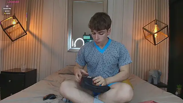 TaylerWhite online show from October 9, 12:47 pm