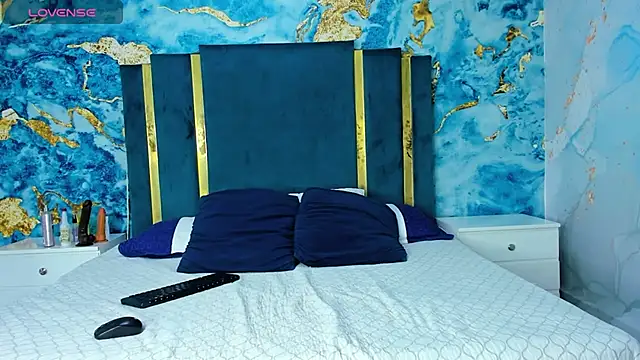 TaylerWhite online show from November 24, 2:39 pm