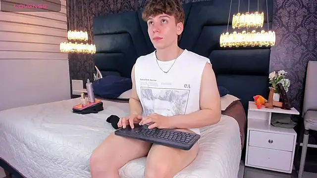 TaylerWhite online show from February 11, 11:48 am