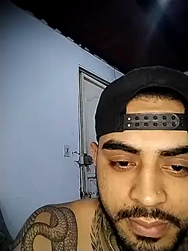 Snapshot of marko_blaze chatting on October 11, 9:41 am marko blaze online show from October 11, 9:41 am