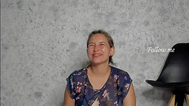 marly charm  online show from December 17, 1:55 am