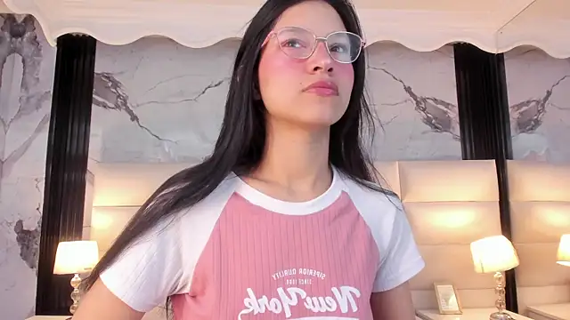 Sophie Calloway online show from December 19, 3:08 pm