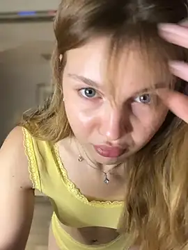Snapshot of Emaline_Fane chatting on June 20, 6:54 pm Emaline Fane online show from June 20, 6:54 pm