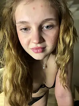 Snapshot of Emaline_Fane chatting on July 10, 8:00 pm Emaline Fane online show from July 10, 8:00 pm