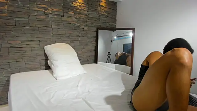 Snapshot of Anker_Colin chatting on October 27, 2:37 am Anker Colin online show from October 27, 2:37 am