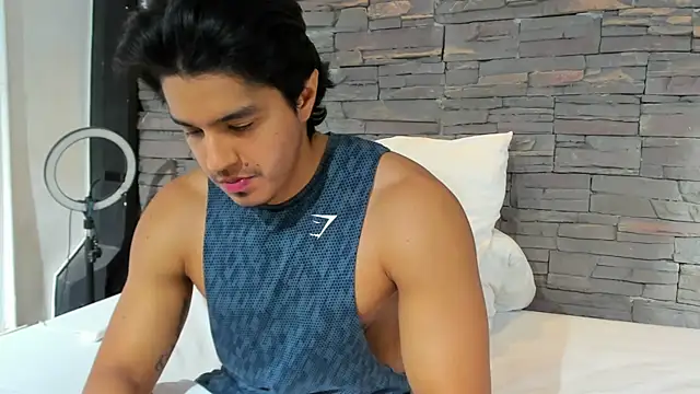 Snapshot of Anker_Colin chatting on November 15, 4:21 am Anker Colin online show from November 15, 4:21 am