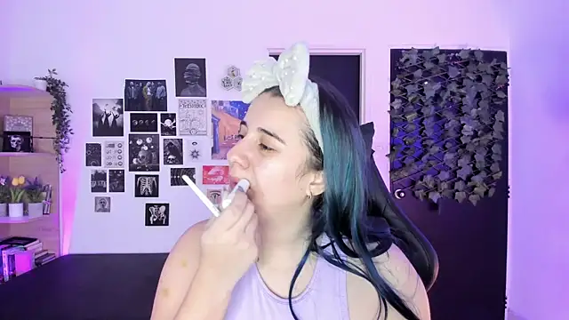 Snapshot of Lana_Herondale chatting on December 18, 9:15 am Lana Herondale online show from December 18, 9:15 am