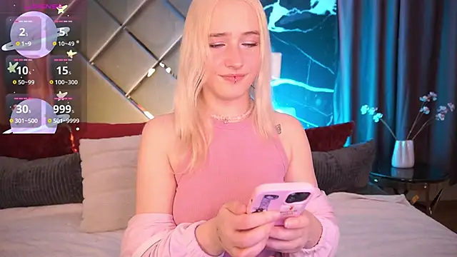 LilElfie online show from March 10, 8:47 pm