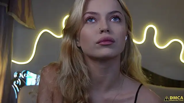 Snapshot of kellypeachcake chatting on October 28, 5:44 am kellypeachcake online show from October 28, 5:44 am