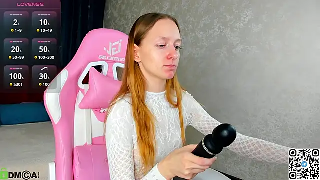 Mia E1fie online show from November 8, 9:20 am