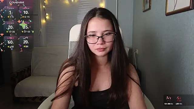 Snapshot of LuciaSenual chatting on October 13, 3:45 pm LuciaSenual online show from October 13, 3:45 pm