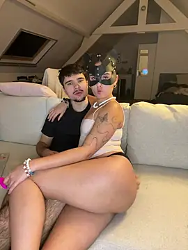 los freaky online show from January 12, 9:31 pm