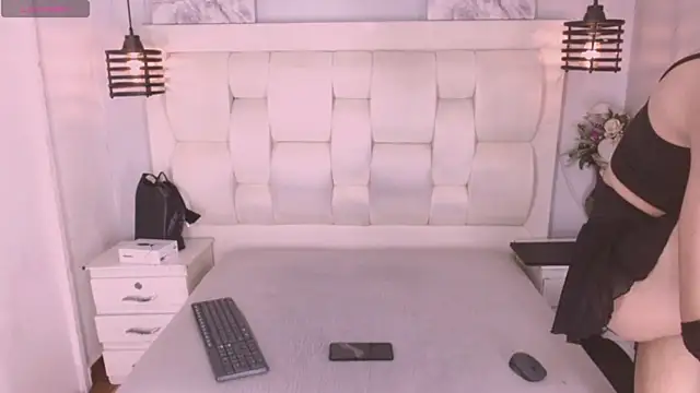 Atley Dolly online show from February 5, 10:03 pm