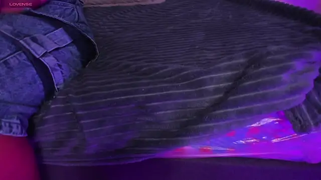 yasmin rahal online show from January 17, 7:28 pm