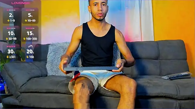 Snapshot of Alex_bigcock11_ chatting on September 19, 11:55 am Alex bigcock11 online show from September 19, 11:55 am