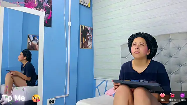 Emily J18 online show from September 10, 2:28 pm