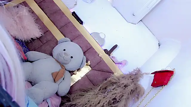 ravenous charmer online show from February 13, 9:22 pm