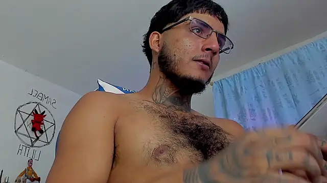 Snapshot of Lord_Luciferhot_Dirty666 chatting on November 4, 1:27 am Lord Luciferhot Dirty666 online show from November 4, 1:27 am