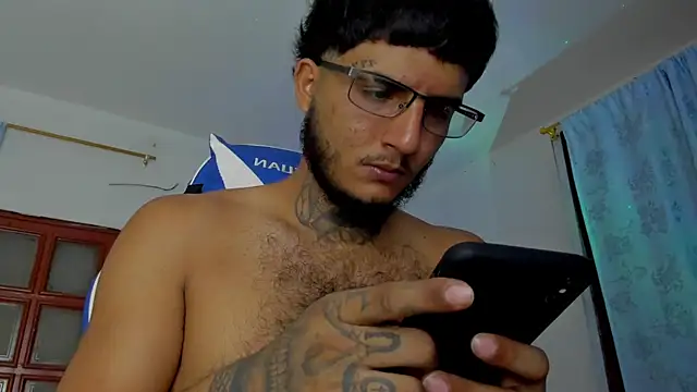 Snapshot of Lord_Luciferhot_Dirty666 chatting on November 7, 11:27 pm Lord Luciferhot Dirty666 online show from November 7, 11:27 pm