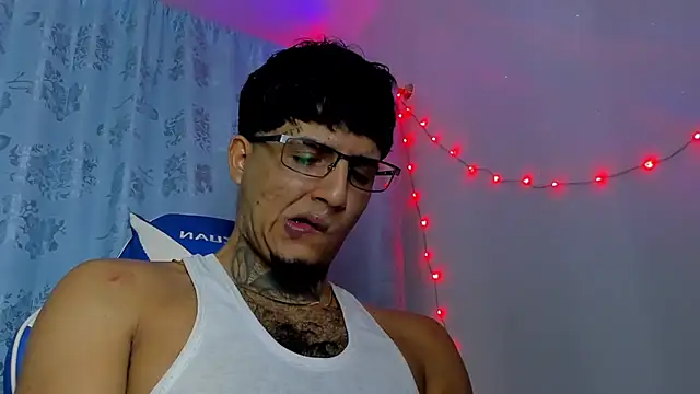 Snapshot of Lord_Luciferhot_Dirty666 chatting on January 17, 12:04 am Lord Luciferhot Dirty666 online show from January 17, 12:04 am