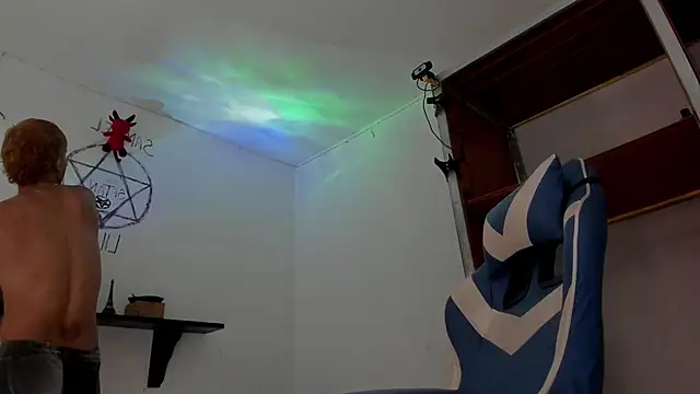 Snapshot of Lord_Luciferhot_Dirty666 chatting on February 17, 3:40 pm Lord Luciferhot Dirty666 online show from February 17, 3:40 pm