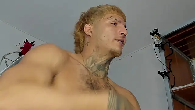 Snapshot of Lord_Luciferhot_Dirty666 chatting on February 18, 5:09 pm Lord Luciferhot Dirty666 online show from February 18, 5:09 pm