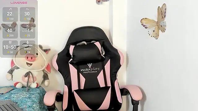 Snapshot of mari-ross chatting on October 11, 2:11 am mari-ross online show from October 11, 2:11 am