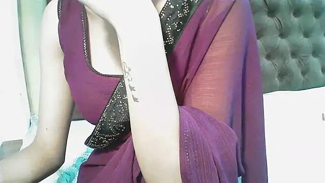 Snapshot of elize__ chatting on November 7, 1:55 pm elize online show from November 7, 1:55 pm