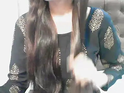 Snapshot of elize__ chatting on November 8, 4:12 am elize online show from November 8, 4:12 am