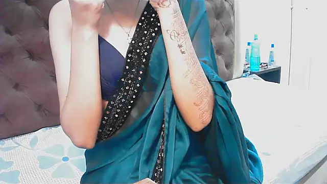 Snapshot of elize__ chatting on November 15, 5:16 am elize online show from November 15, 5:16 am