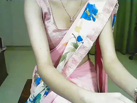 Snapshot of elize__ chatting on December 15, 3:00 am elize online show from December 15, 3:00 am