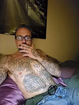 Snapshot of sethdarby chatting on September 9, 2:44 am sethdarby online show from September 9, 2:44 am