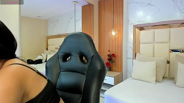 julieta rosee online show from December 16, 9:53 pm