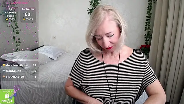 hunters woman online show from October 21, 12:50 pm