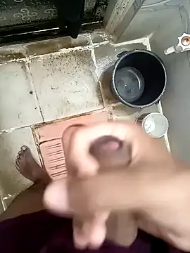 Snapshot of twpatil chatting on October 14, 7:53 am twpatil online show from October 14, 7:53 am