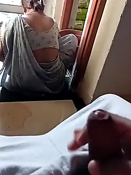 Snapshot of twpatil chatting on November 22, 10:58 am twpatil online show from November 22, 10:58 am