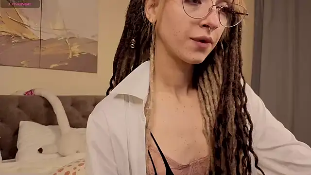 Snapshot of Ameli_Shell chatting on November 28, 1:41 am Ameli Shell online show from November 28, 1:41 am