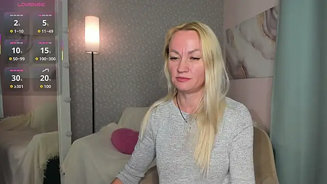 KiraSun online show from November 6, 12:06 pm