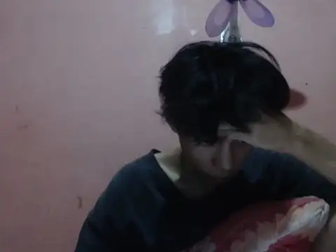 Snapshot of Kyoshi_19 chatting on November 15, 6:37 pm Kyoshi 19 online show from November 15, 6:37 pm