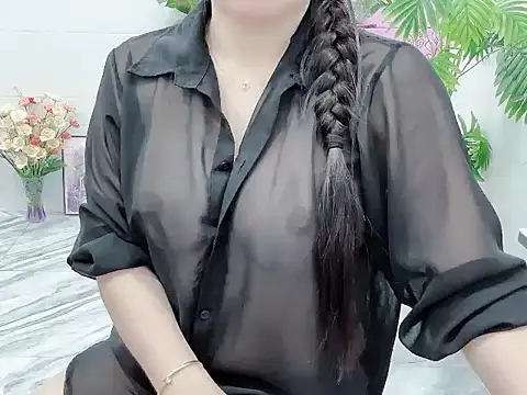 Lyly-2k5 online show from January 19, 1:37 pm