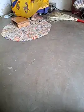 Snapshot of RAYI_Queen_3 chatting on November 22, 3:49 am RAYI Queen 3 online show from November 22, 3:49 am