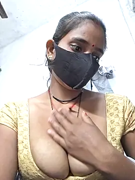 Snapshot of RAYI_Queen_3 chatting on November 24, 4:07 pm RAYI Queen 3 online show from November 24, 4:07 pm