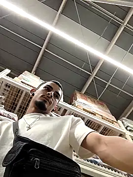 Snapshot of Exlifer chatting on April 7, 7:03 pm Exlifer online show from April 7, 7:03 pm