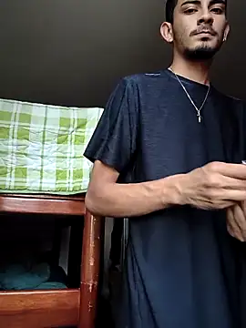 Snapshot of Exlifer chatting on April 15, 10:43 pm Exlifer online show from April 15, 10:43 pm