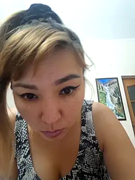 Snapshot of HellaWerlous chatting on September 13, 6:40 pm HellaWerlous online show from September 13, 6:40 pm