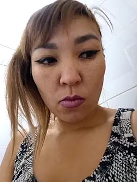 Snapshot of HellaWerlous chatting on September 14, 9:19 am HellaWerlous online show from September 14, 9:19 am