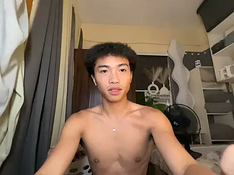 yourhotpinoy online show from April 10, 7:07 pm