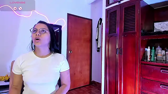 Snapshot of Dilan_and_Mia chatting on September 12, 1:00 pm Dilan and Mia online show from September 12, 1:00 pm